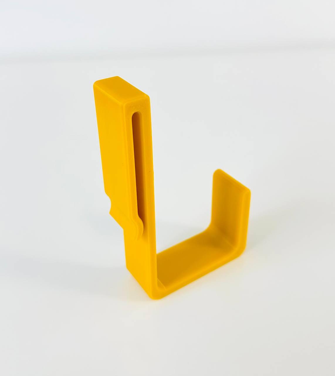 Magnetic belt holder