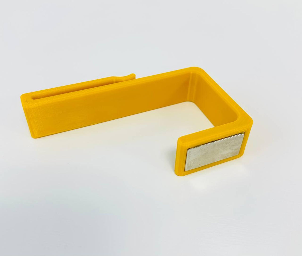 Magnetic belt holder