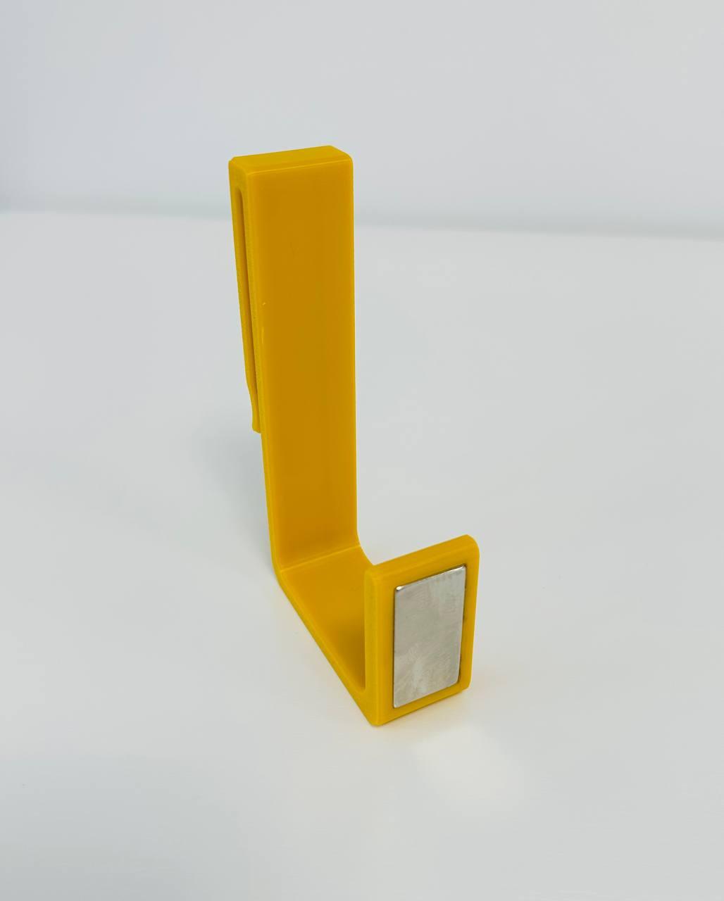 Magnetic belt holder