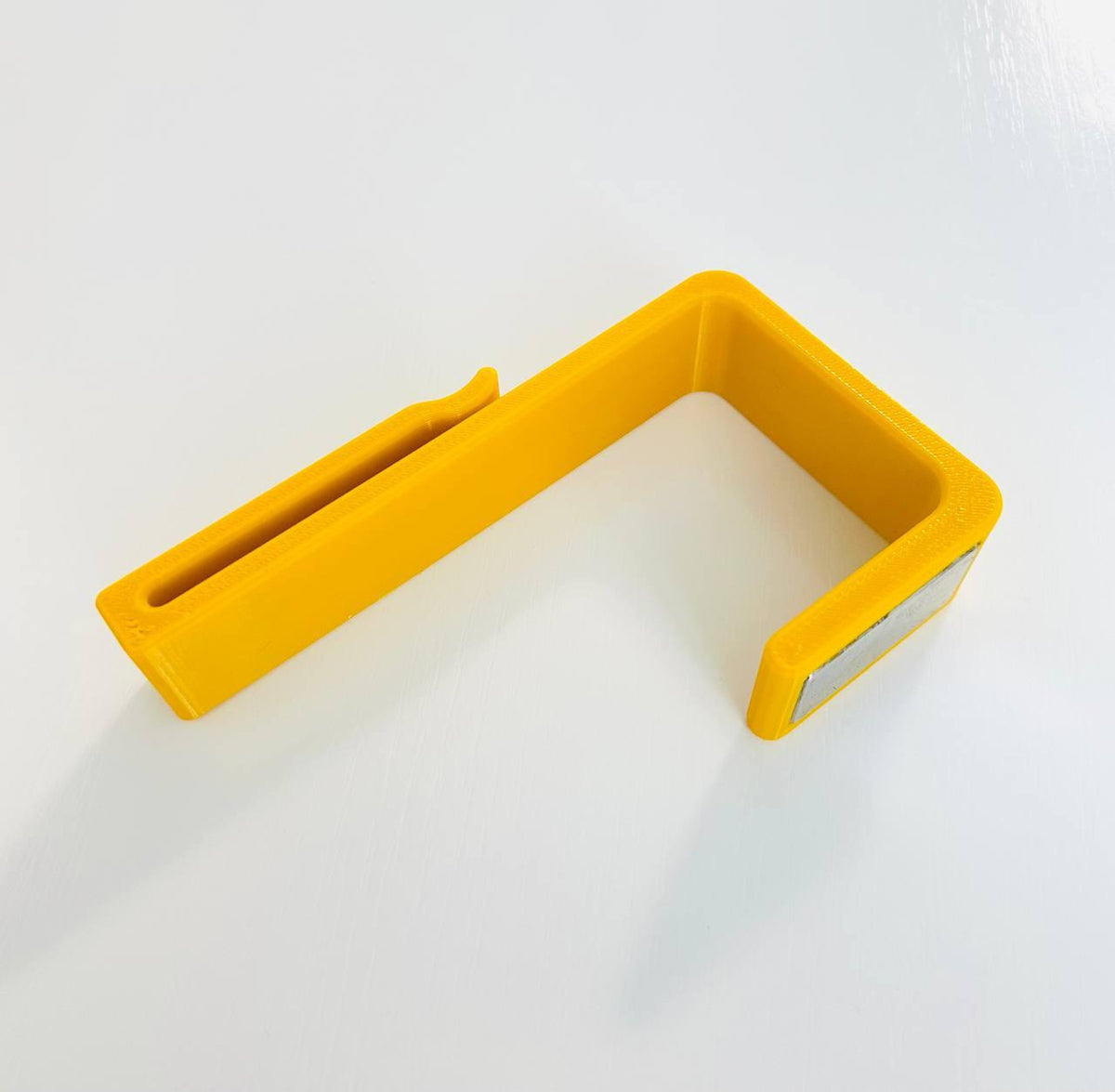 Magnetic belt holder