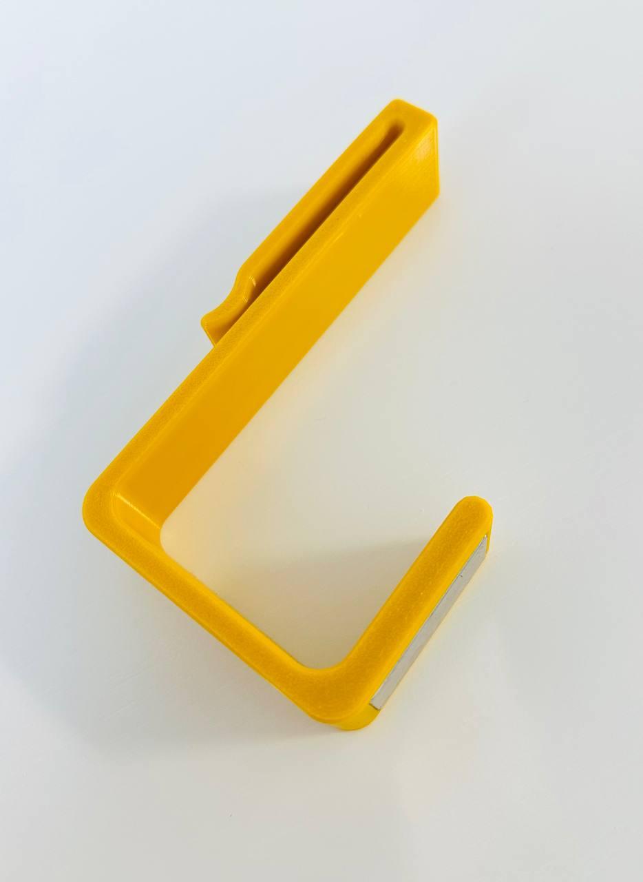 Magnetic belt holder