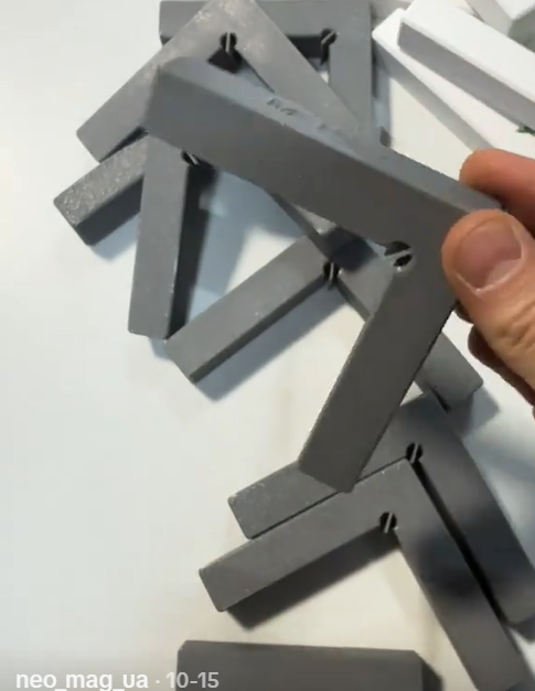 100*100 Spacer Corners with integrated leveling system for porcelain tile splicing (2 pcs)