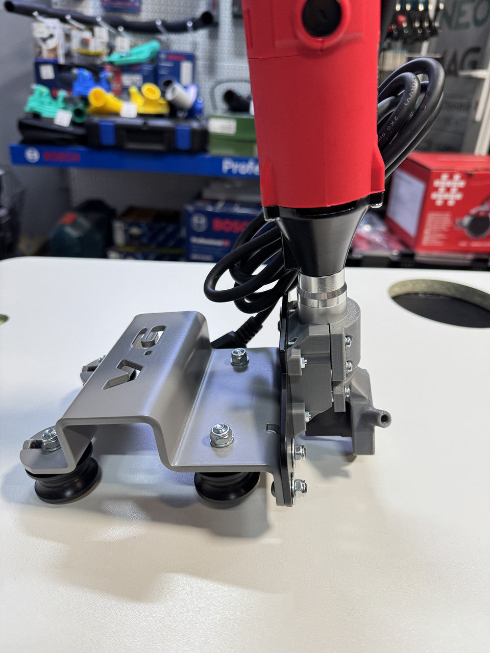 Straight cut carriage for Pomagator engraver on Raimondi Raizor system with original rollers